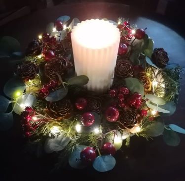 ghirlanda con cuori ricamati in tessuto Scozia