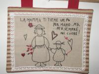 pannello ricamato amicizia con mamma e bambina